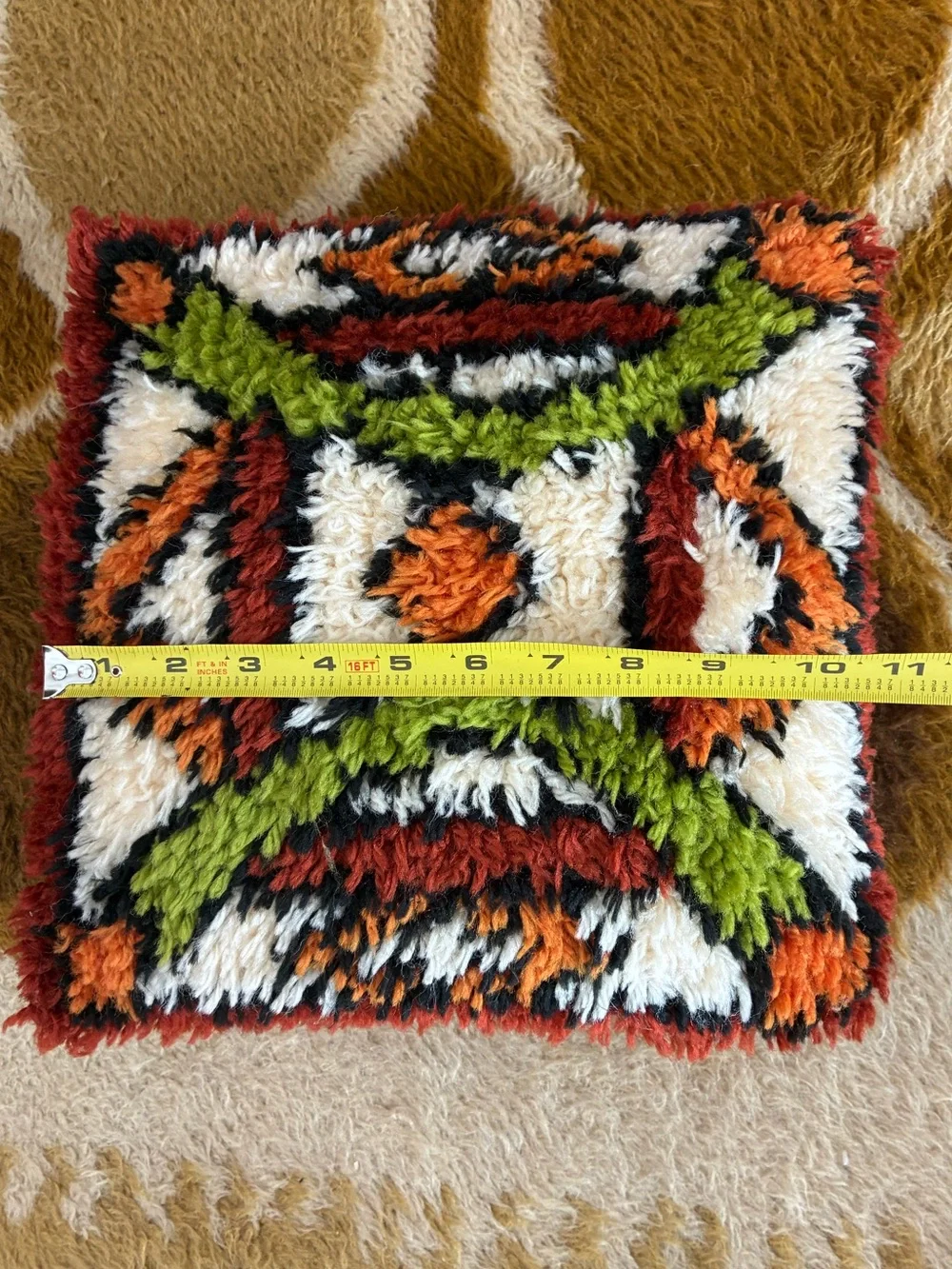 Vintage latch hook